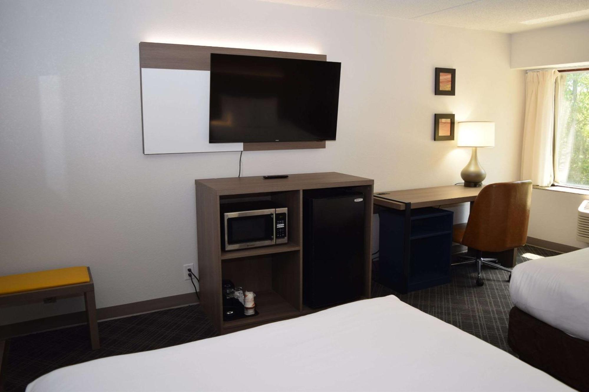 Comfort Inn & Suites Syracuse-Carrier Circle East Syracuse Exterior foto